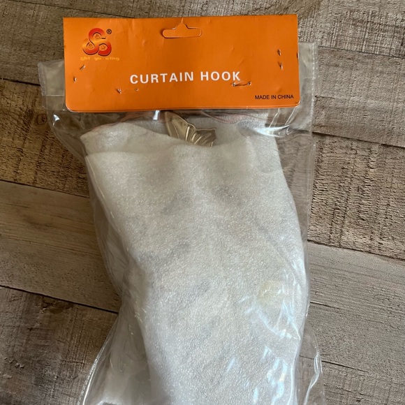 Curtain hooks - Picture 3 of 5